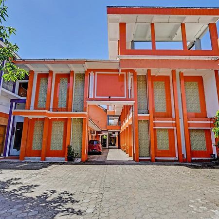Collection O 91489 Hotel Tanjung Permata Cilacap Exterior foto